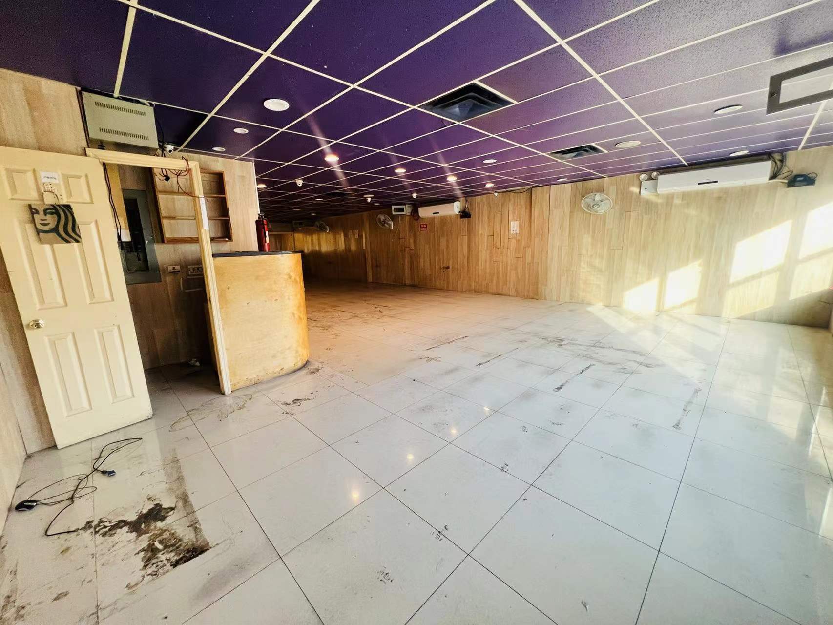 法拉盛中心靠缅街 – 商业楼/办公室出租 四楼