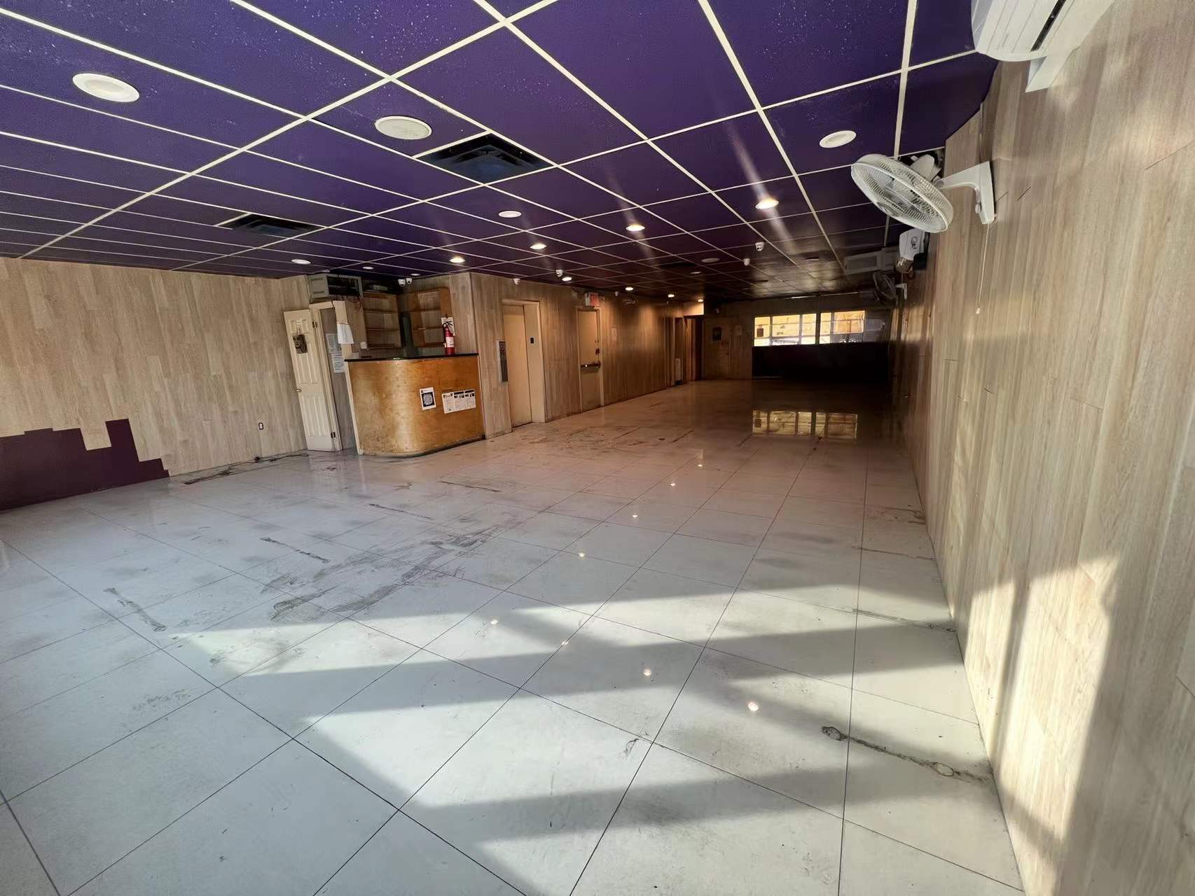 法拉盛中心靠缅街 – 商业楼/办公室出租 四楼